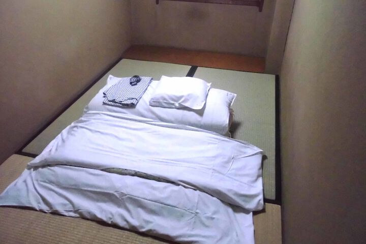 Room 8 of 21