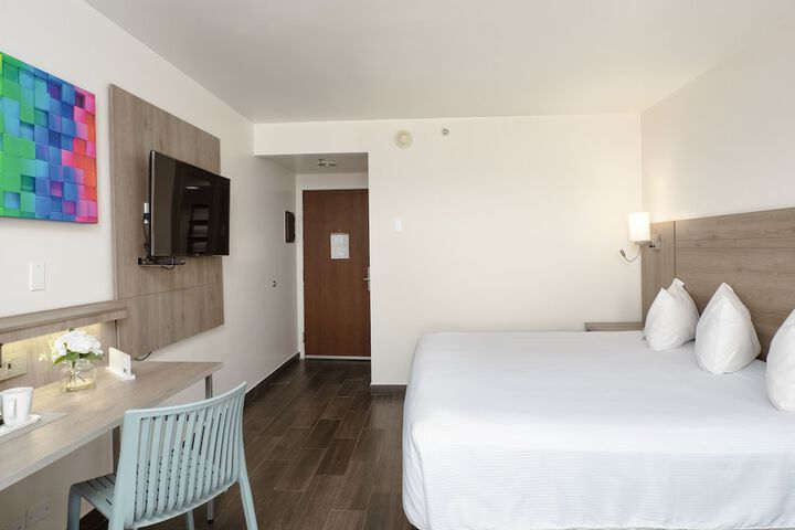 Room 8 of 44
