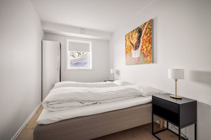 Room 2 of 49