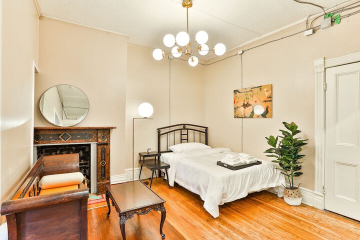 Room 8 of 70