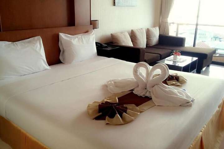 Room 10 of 84