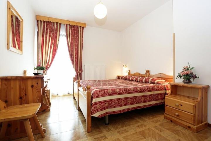 Room 4 of 24