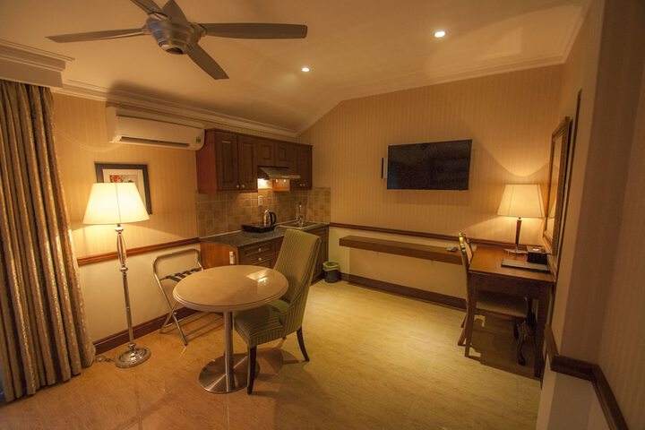 Room 6 of 50