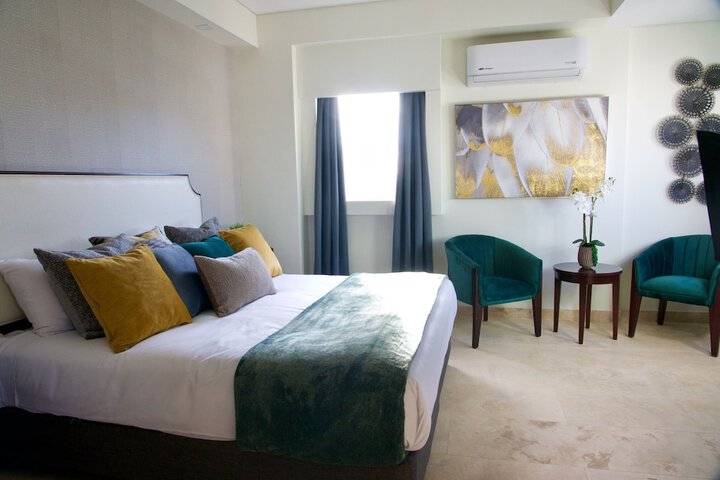 Room 4 of 159