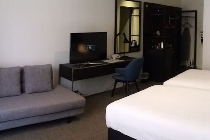 Room 14 of 29