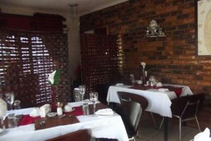 Dining 5 of 26