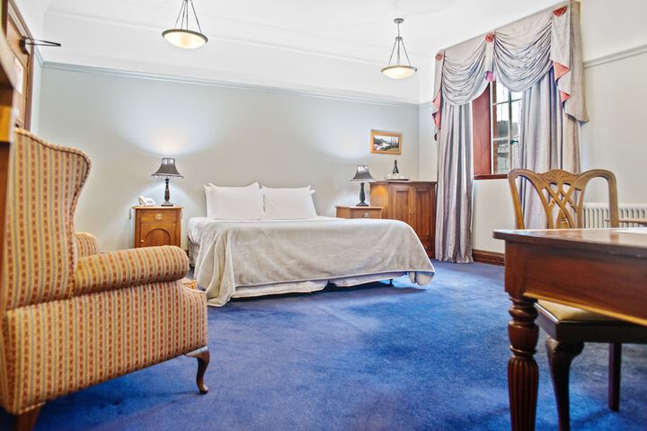 Room 10 of 24