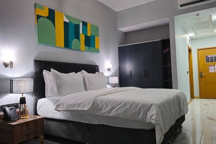 Room 9 of 50