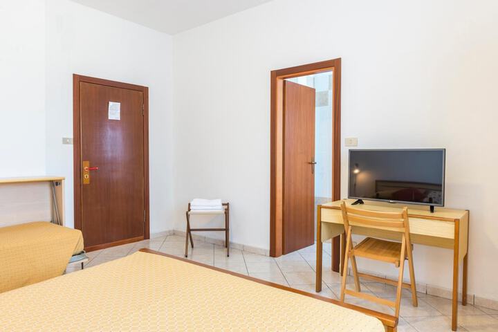 Room 15 of 60