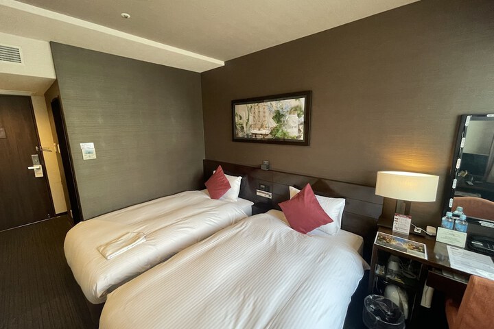 Room 19 of 53