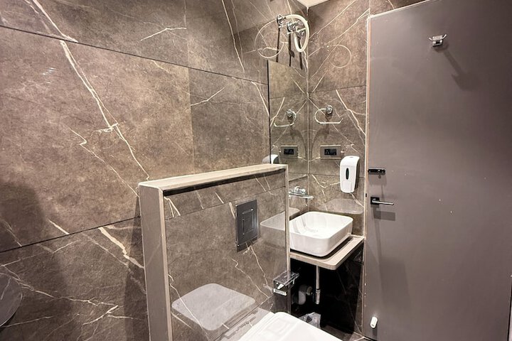 Room 42 of 50