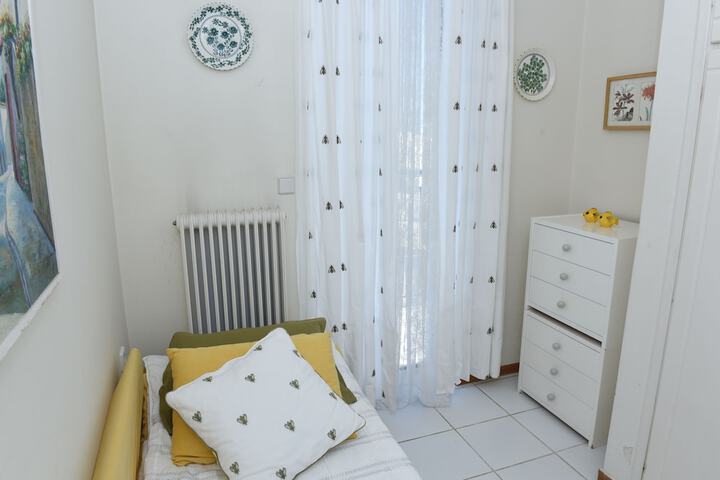 Room 12 of 60