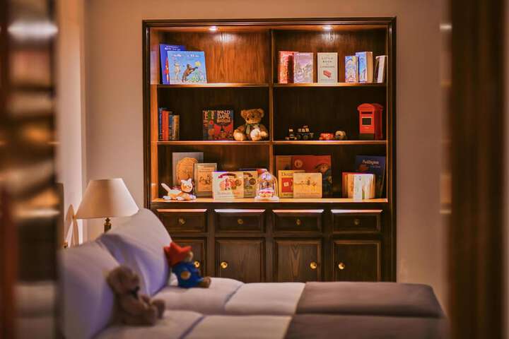 Room 76 of 178