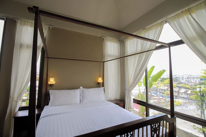 Room 26 of 113