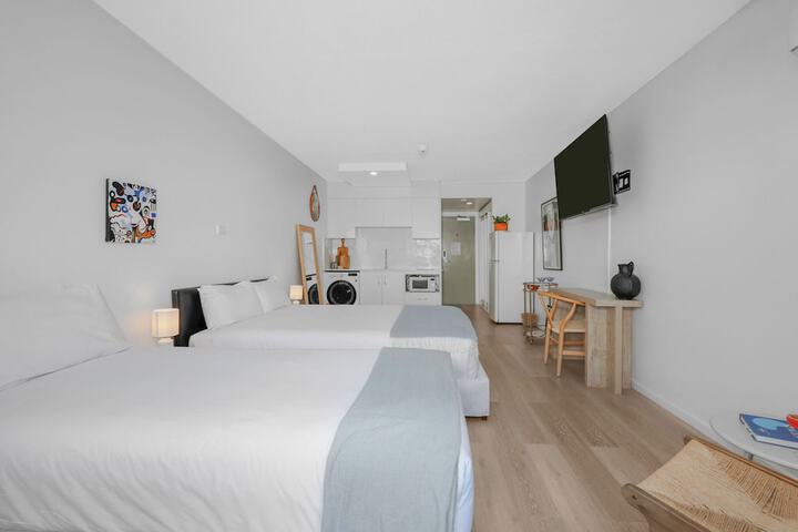Room 33 of 62