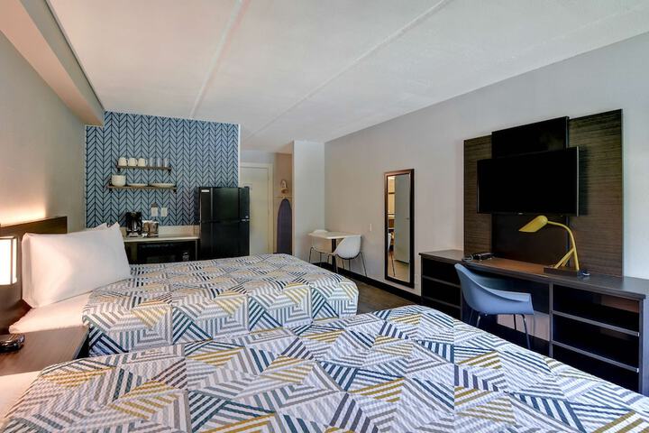 Room 5 of 28