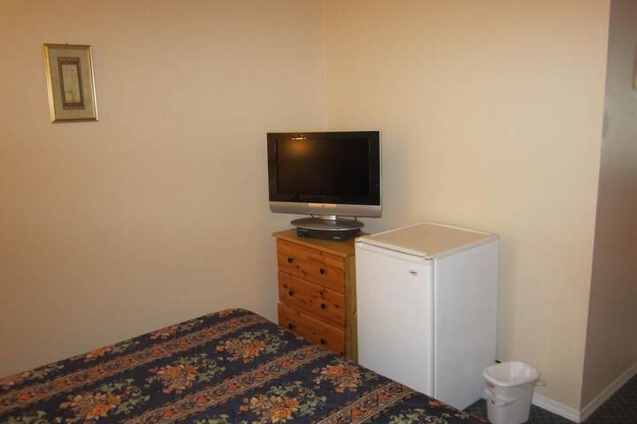 Room 5 of 33
