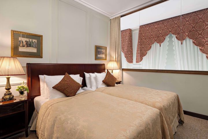 Room 46 of 318
