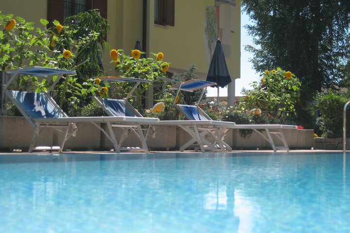 Pool 28 of 68