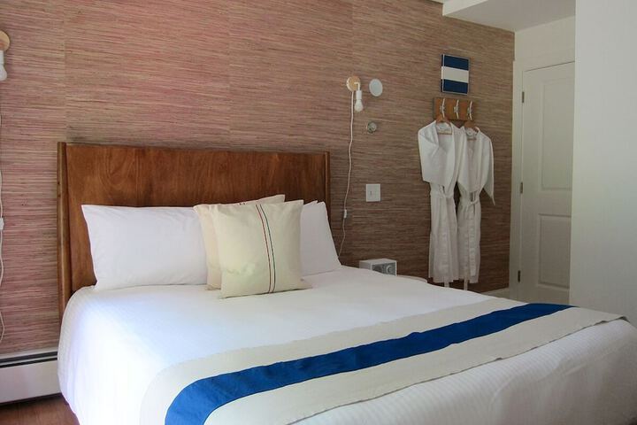 Room 12 of 72