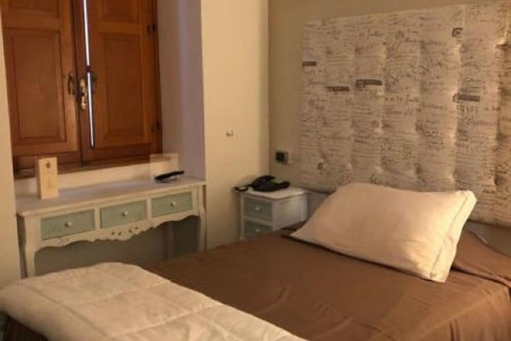 Room 12 of 47