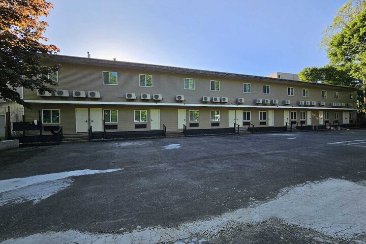 Hotel 10 of 11