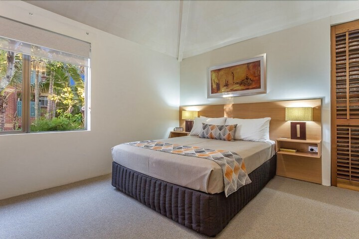 Room 4 of 35