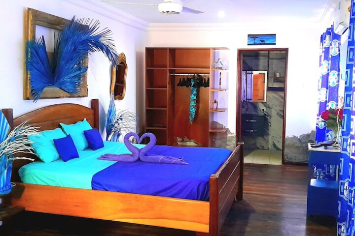Room 11 of 50