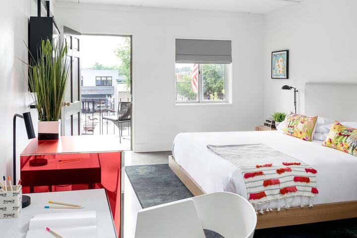Petite King Bed (2 of 15)
