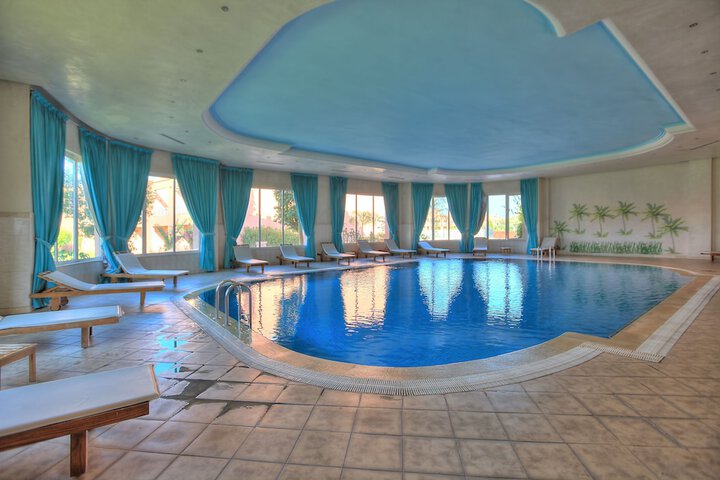 Hotel Pool