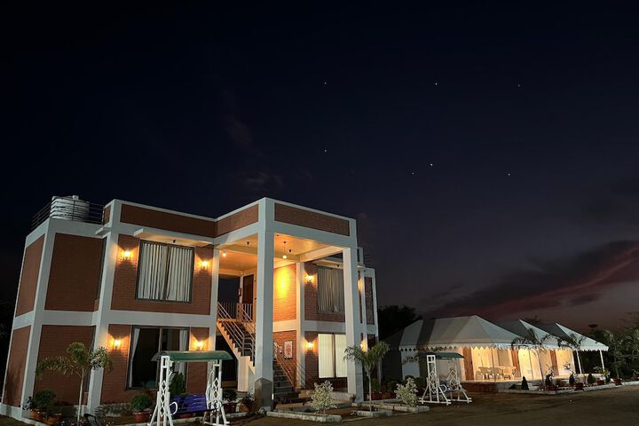 Hotel 46 of 72
