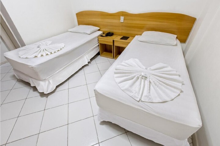 Room 12 of 24