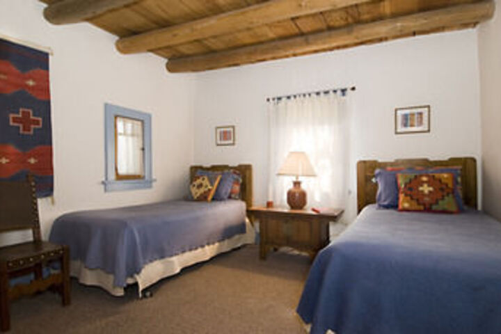 Room 7 of 9