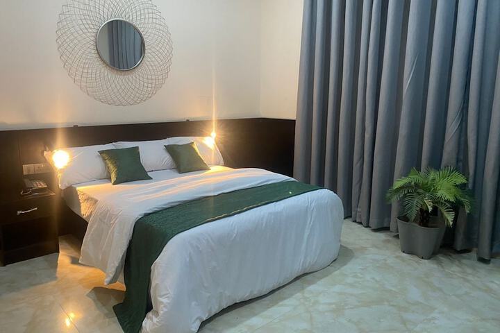 Room 10 of 26