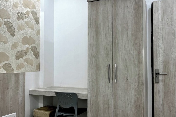 Room 18 of 39