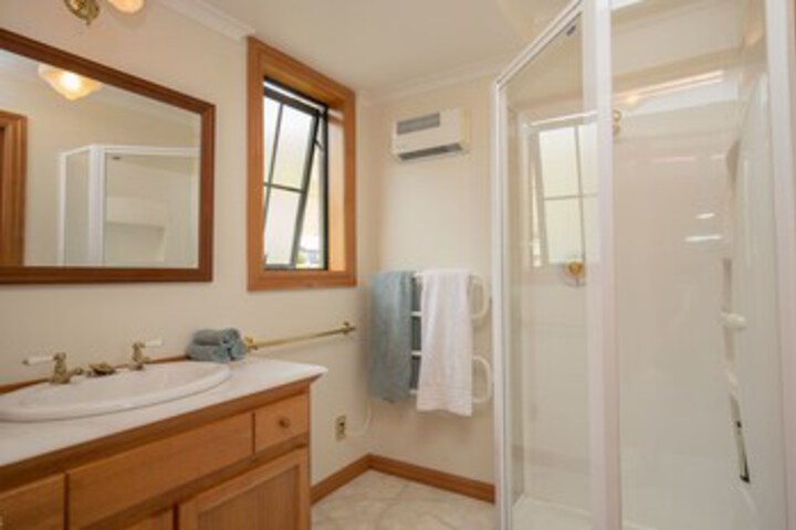 Room 3 of 10