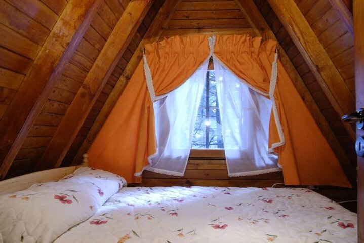 Room 10 of 11