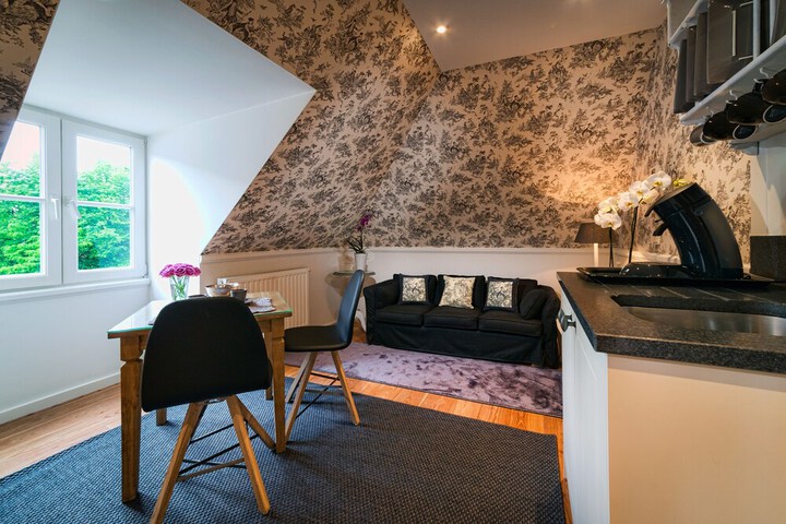 Room 7 of 24