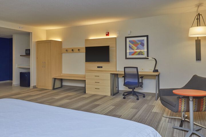 Room 10 of 51