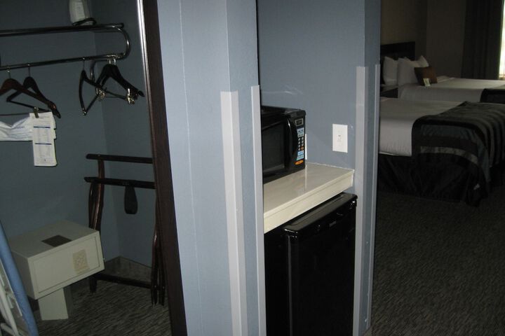 2 Queen Beds (3 of 7)