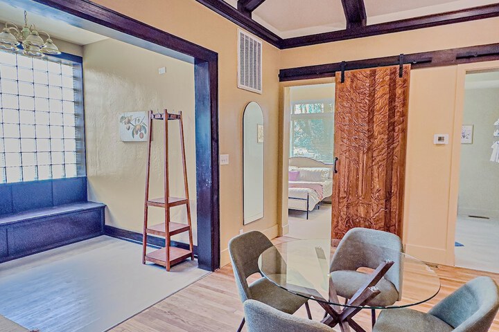 Room 6 of 53