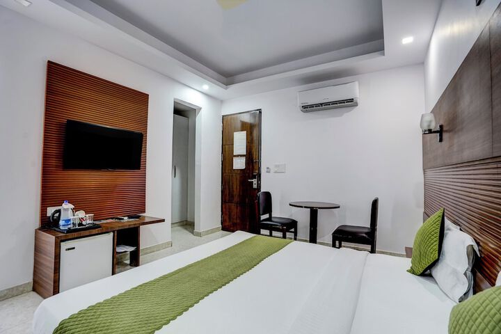 Room 10 of 21