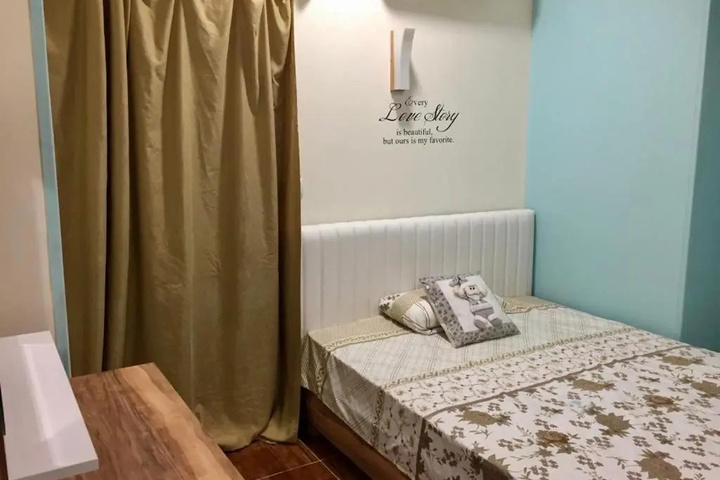 Room 5 of 15