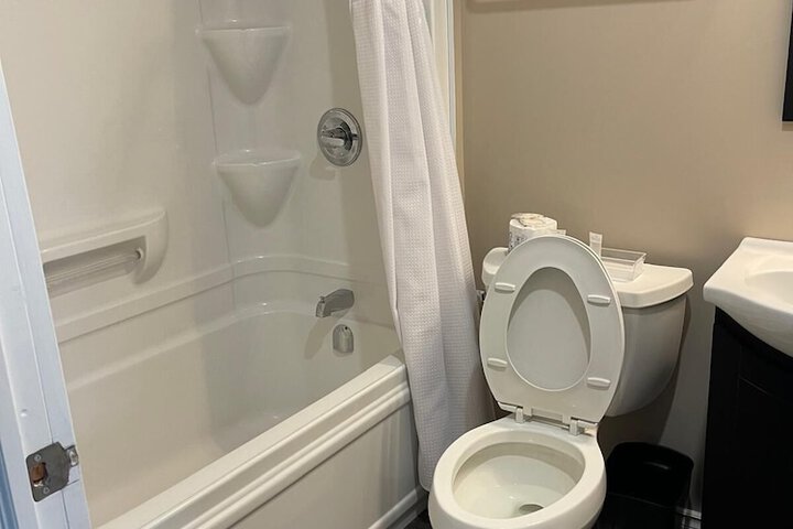 Room 6 of 7