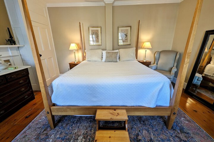 Room 35 of 91