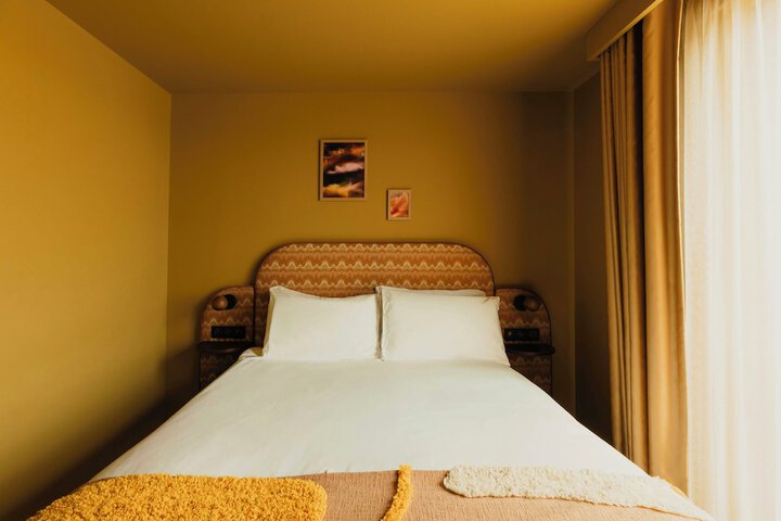 Room 10 of 128