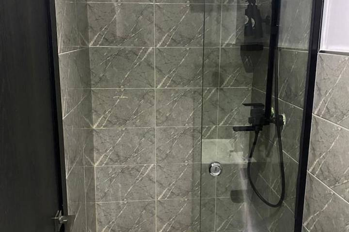 Room 23 of 37