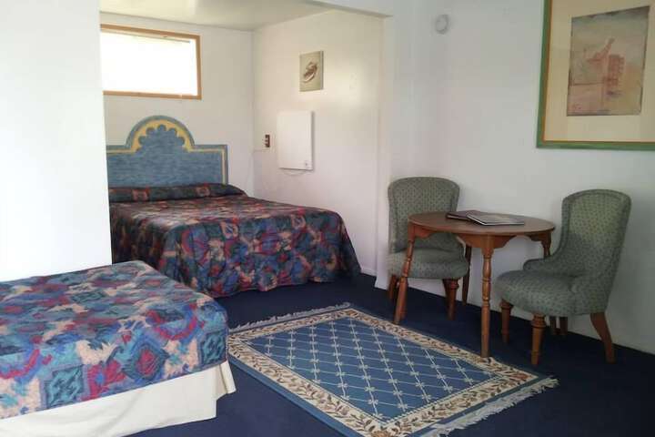 Room 10 of 17