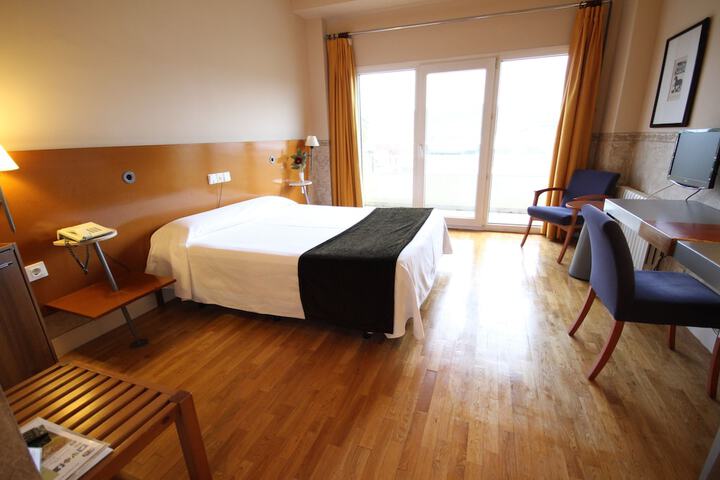 Room 8 of 40