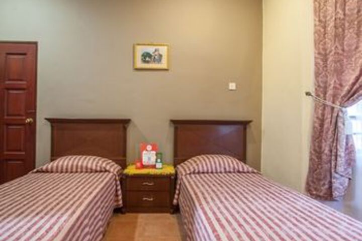 Room 12 of 36